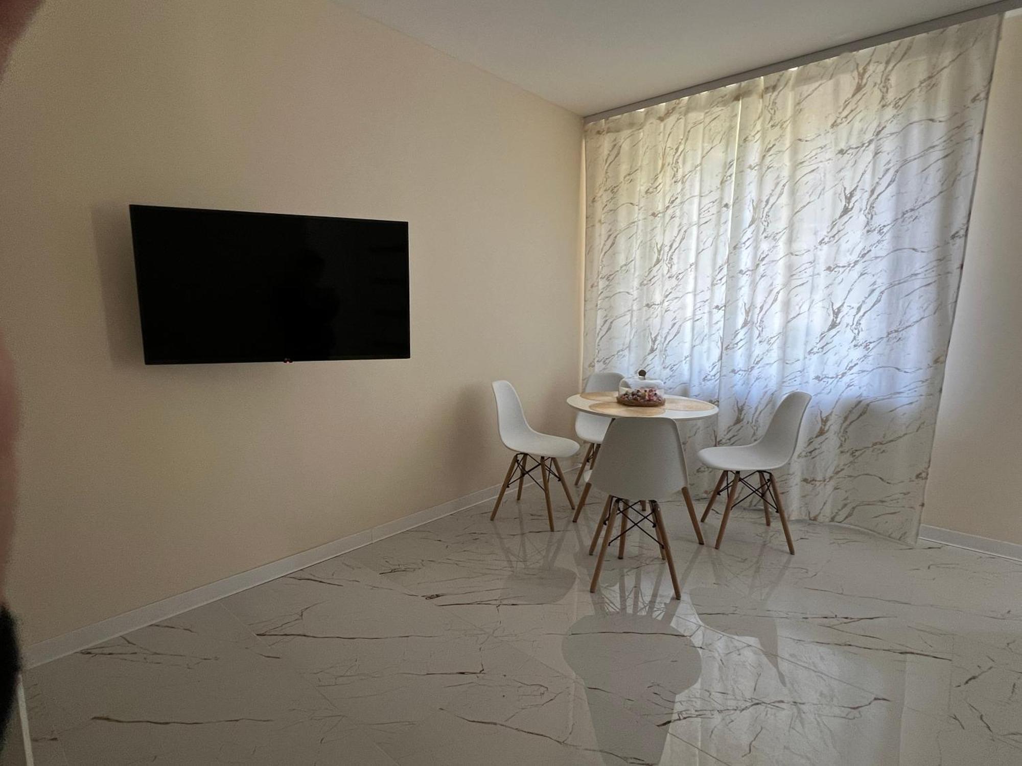 Nowe Luksusowe Apartamenty Manufaktura-Prywatny Na Wylacznosc-Wanna-Zamykany Ogrodzony Parking, Blok,Niskie Pietro-Cisza I Spokoj Lodz  Ngoại thất bức ảnh